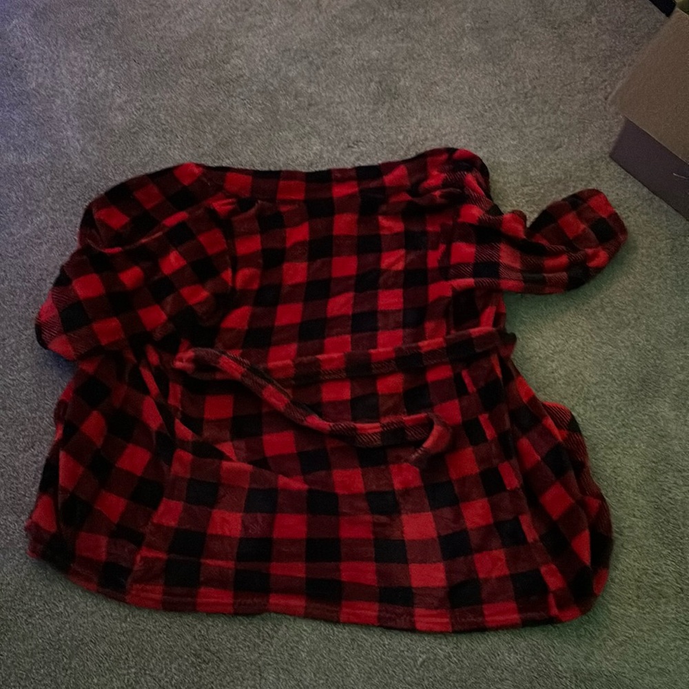 Size large robe